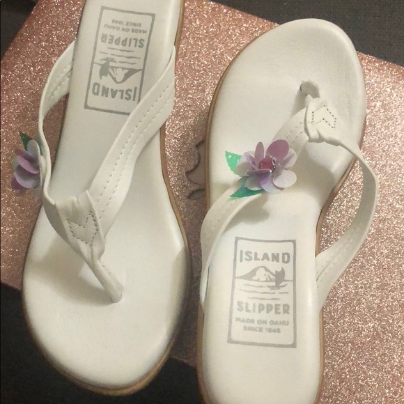 NWT Island Slipper P Leilani white wedge 2.5” SZ 7 - Picture 6 of 6